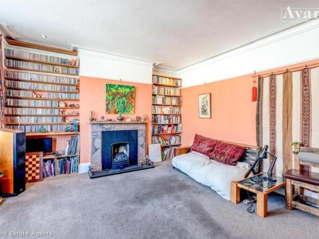 Maisonette for sale in Hanover & Queen's Park, Brighton