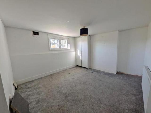 Maisonette for sale in Southend-on-Sea, Alton Barnes