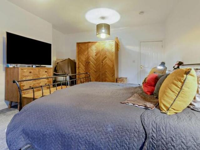 Maisonette for sale in Follaton, Strode