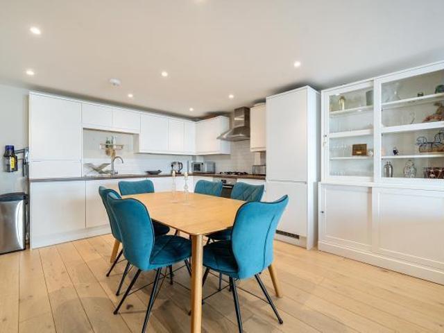 Maisonette for sale in The Slade, Oxfordshire