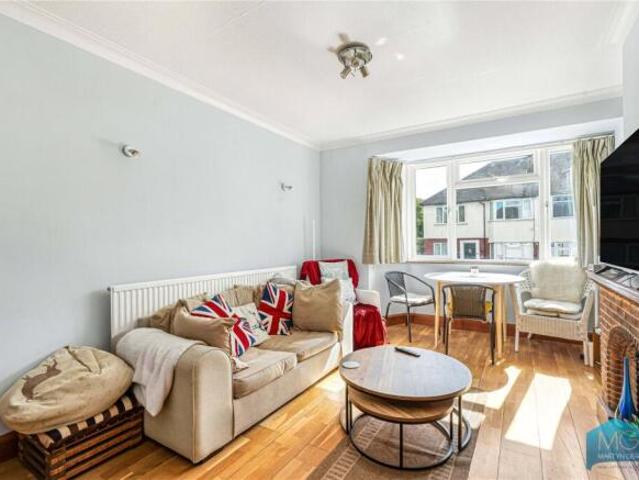 Maisonette for sale in Cat Hill