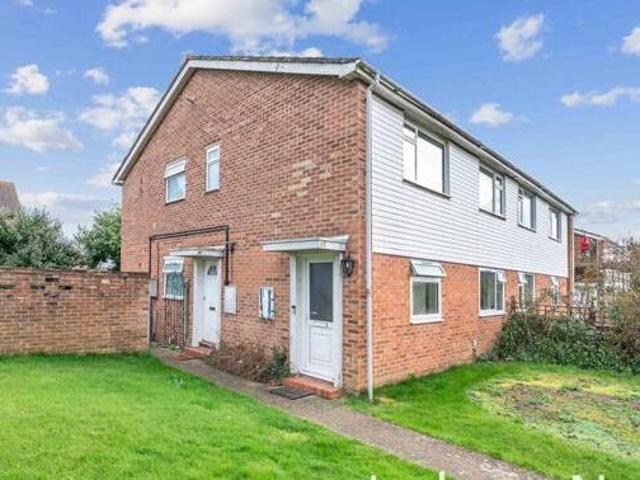 House for sale in Chessington