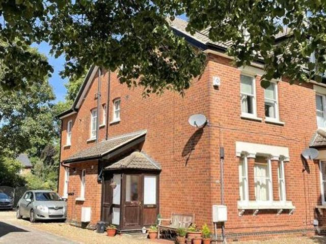 House for sale in Farnborough, Hampshire