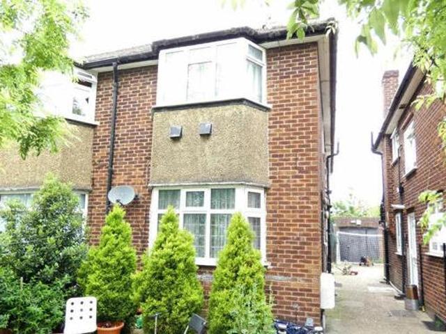 House for sale in London Borough of Hounslow, Feltham