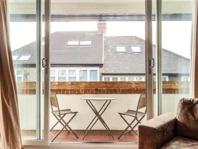 Maisonette for sale in Cat Hill