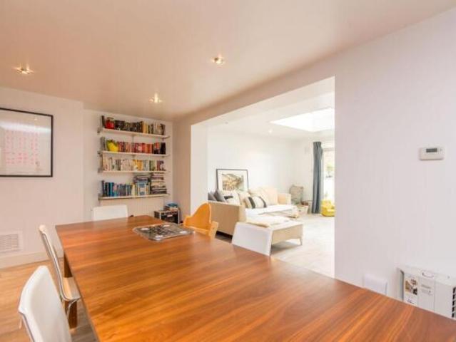 Maisonette for sale in Cat Hill