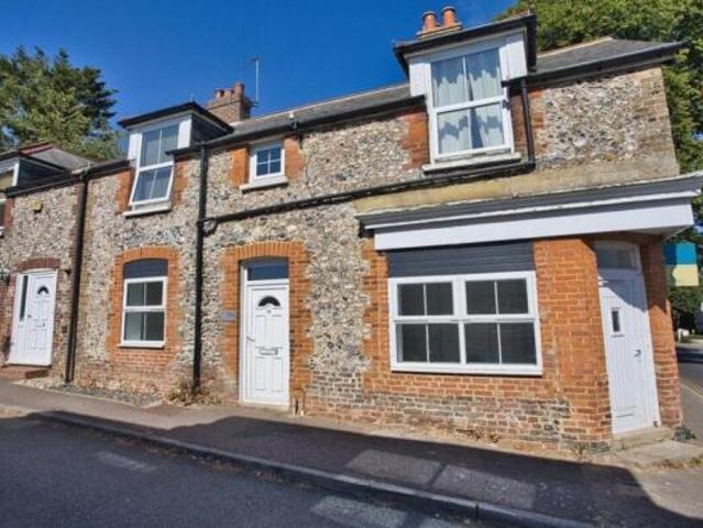 Maisonette for sale in Ash, Kent