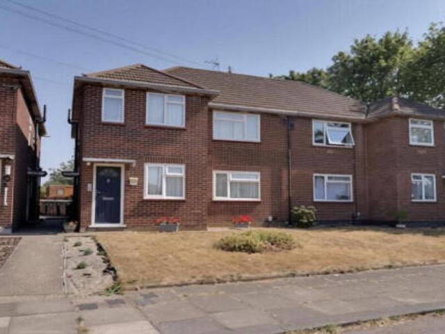 Maisonette for sale in Spring Park, Luton