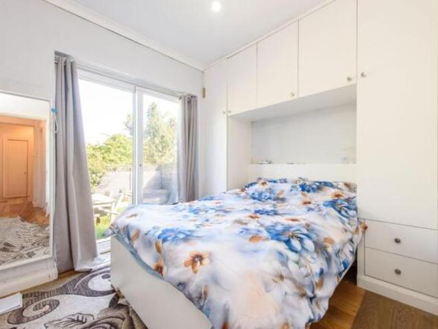 Maisonette for sale in New Southgate, Greater London