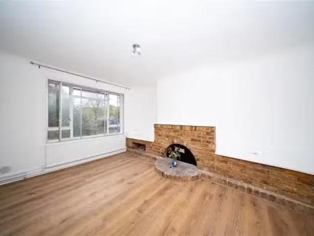 House for sale in Yiewsley