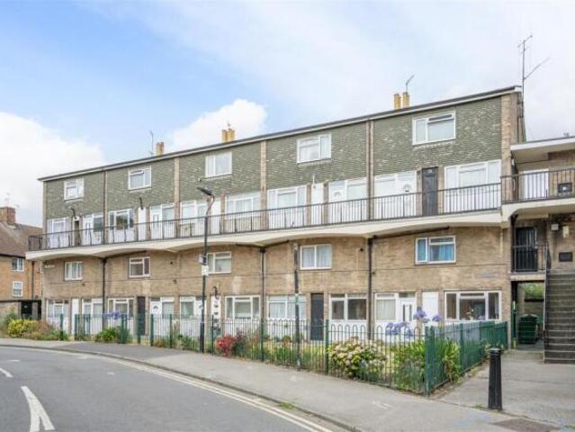 Maisonette for sale in Foss Islands, High Field