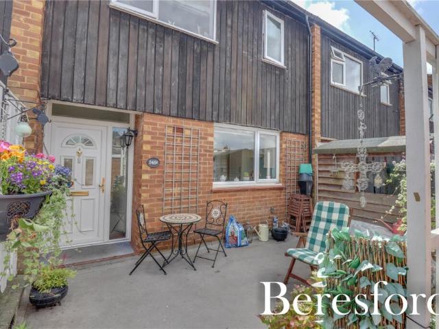 Maisonette for sale in Navestock Side, Essex