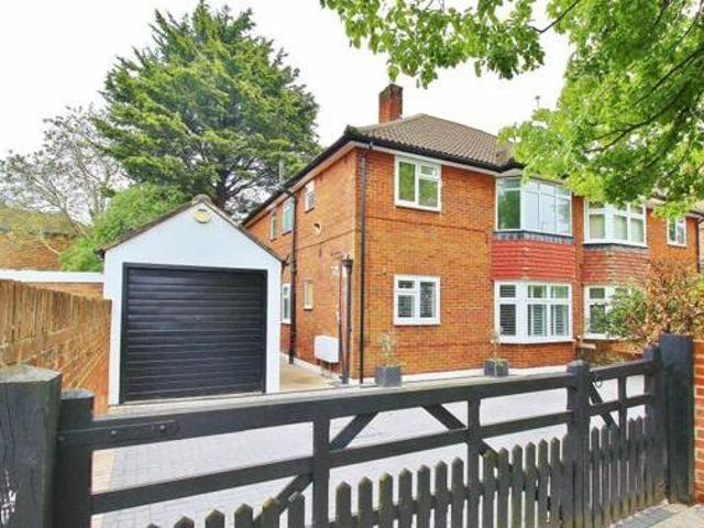 House for sale in Isleworth, Greater London