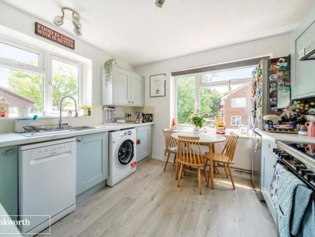 Maisonette for sale in Buckskin, Priest Down