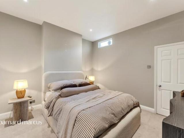 Maisonette for sale in Clapham Junction, Greater London
