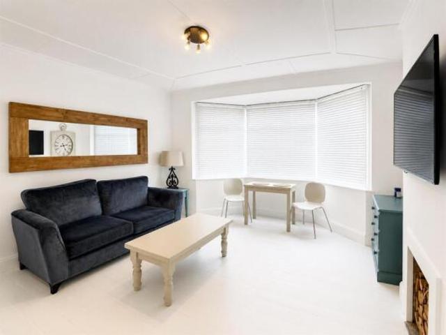 Maisonette for sale in Navestock Side