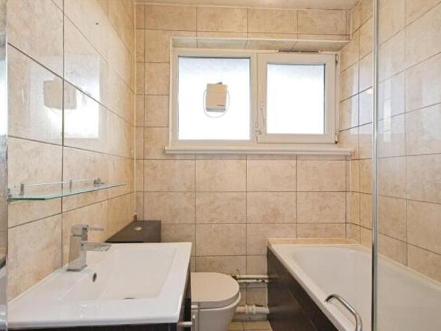 Maisonette for sale in Cat Hill