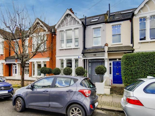 Maisonette for sale in Southfields, Greater London