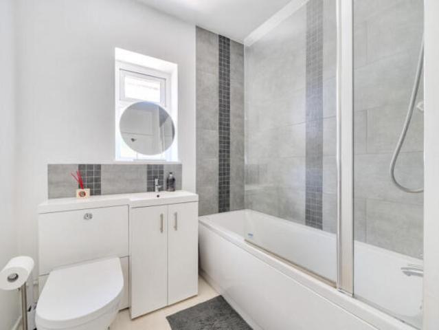 Maisonette for sale in Upchurch, Gillingham