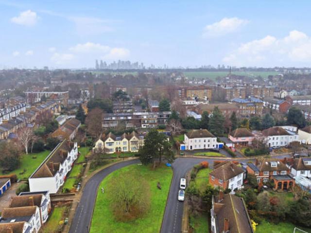 Maisonette for sale in Cat Hill