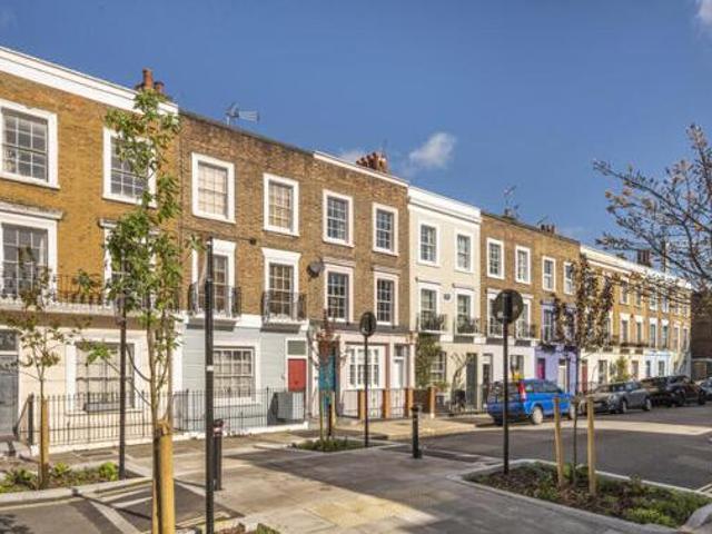 House for sale in Lyons, Greater London