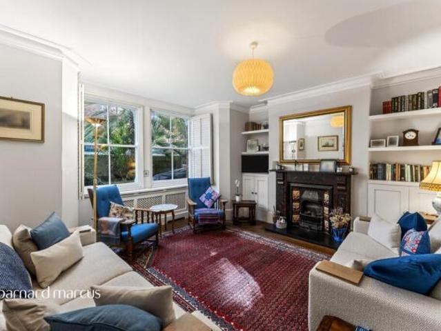 Maisonette for sale in London Borough of Wandsworth, Greater London