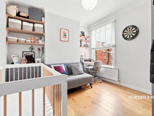 Maisonette for sale in Cat Hill
