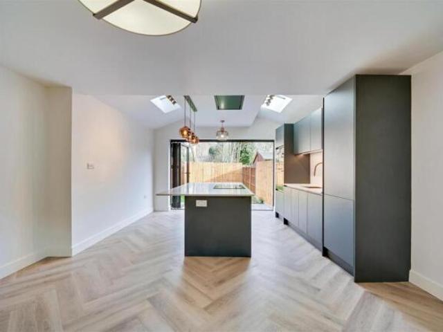 Maisonette for sale in London Borough of Hillingdon, Greater London