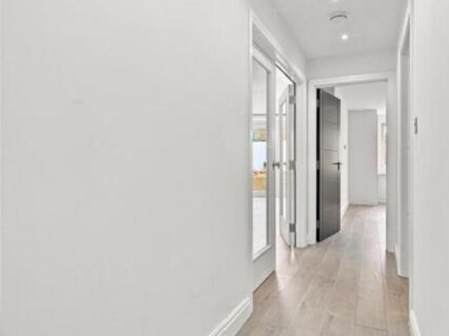 Maisonette for sale in London Borough of Newham, Greater London