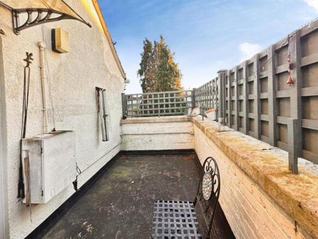 Maisonette for sale in Midway, Kent