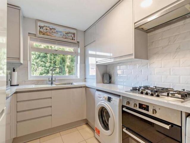 Maisonette for sale in Vinters Park, Midway
