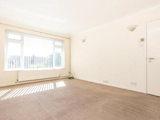 Maisonette for sale in Acol, Kent