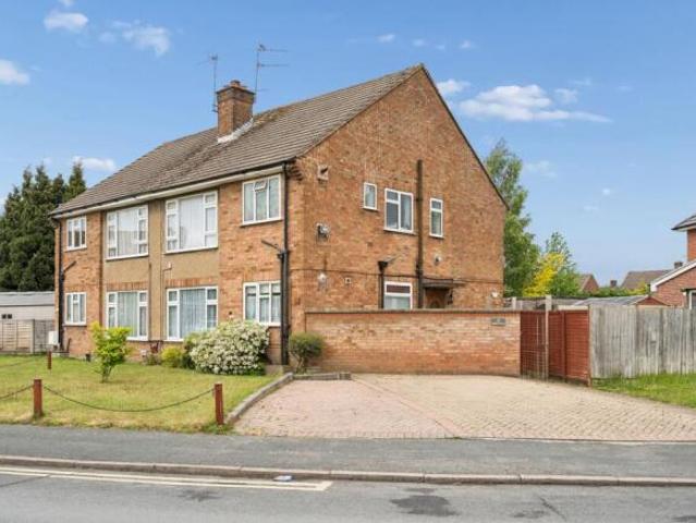 Flat for sale in North Watford, Hertfordshire