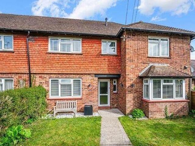 House for sale in Oxted, Hillview