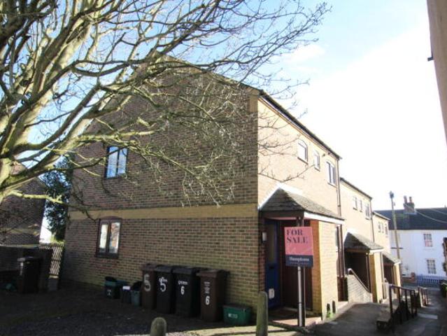 Maisonette for sale in Five Acres, Hertfordshire