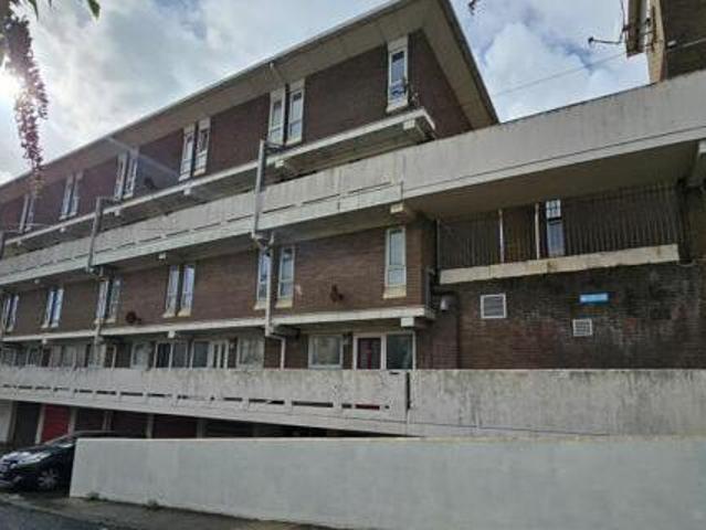 House for sale in Follaton, Strode