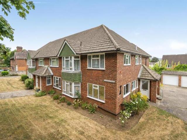 Maisonette for sale in Allington, Midway