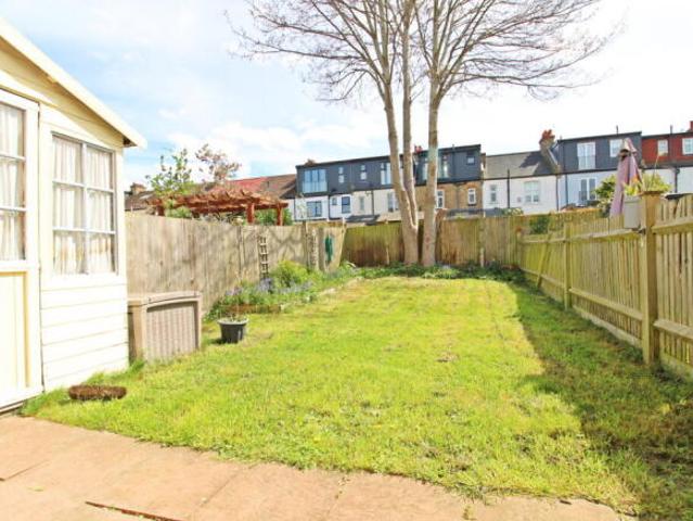 Maisonette for sale in Beckenham, Greater London