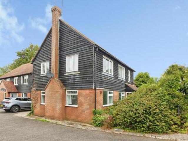 Maisonette for sale in Canterbury, Kent