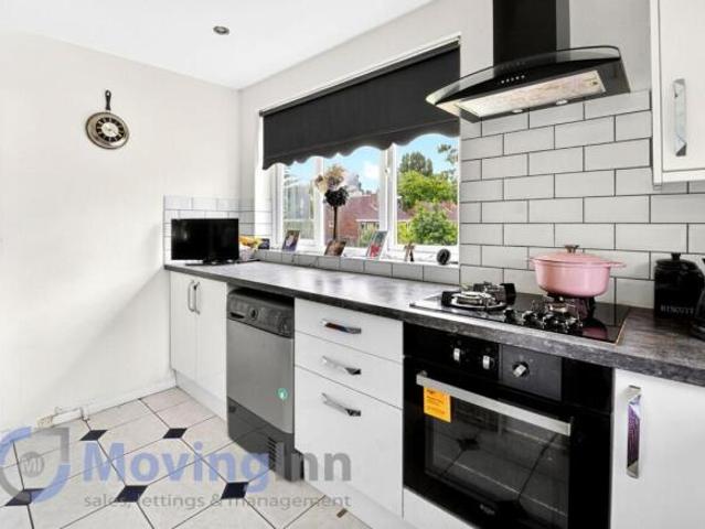 Maisonette for sale in London Borough of Southwark, Greater London