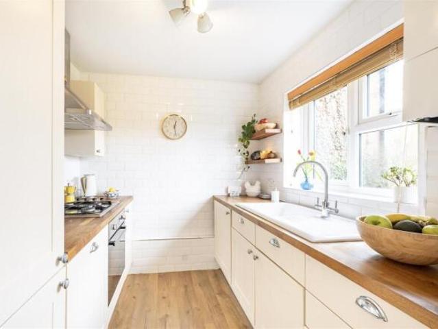 Maisonette for sale in Five Acres, Hertfordshire