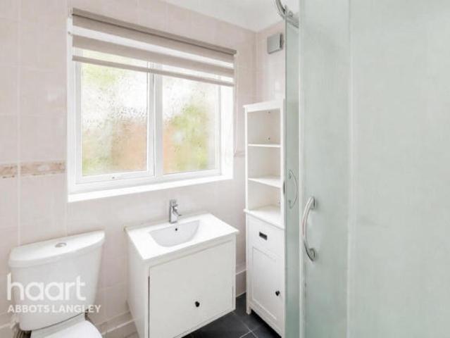 Maisonette for sale in Kingswood, Watford