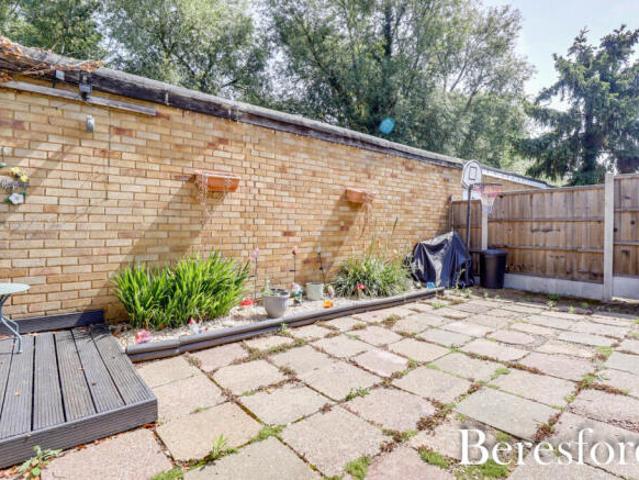 Maisonette for sale in Navestock Side