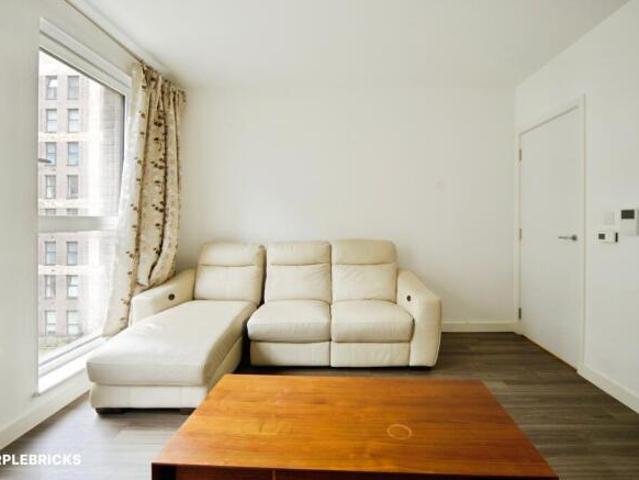 Maisonette for sale in Cat Hill, England