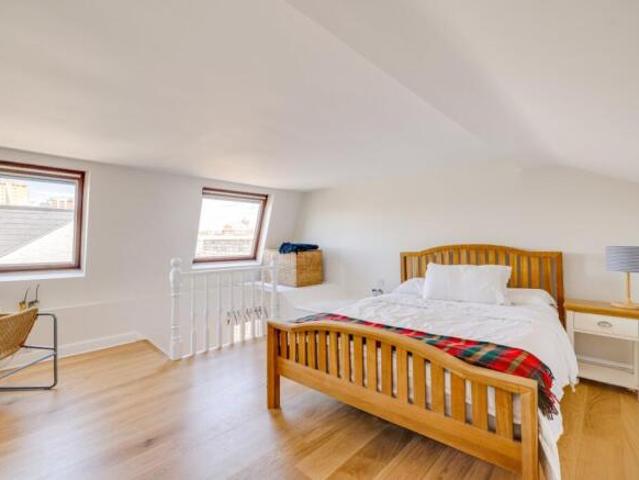 Maisonette for sale in Fulham, Greater London