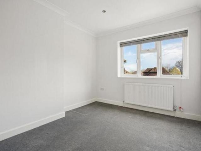 Maisonette for sale in Five Acres, Hertfordshire