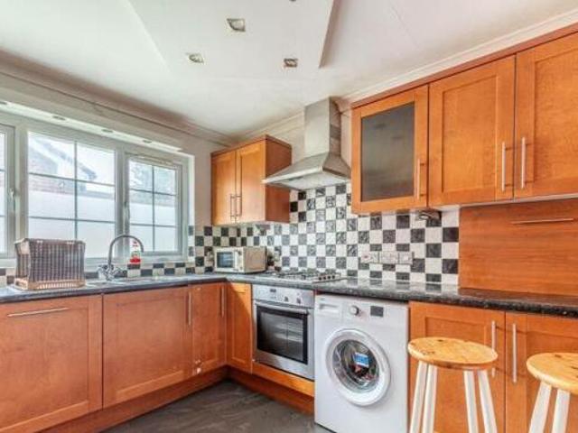 House for sale in Little Stanmore, Greater London