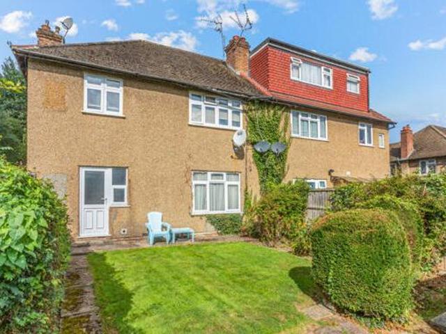 House for sale in Little Stanmore, Greater London