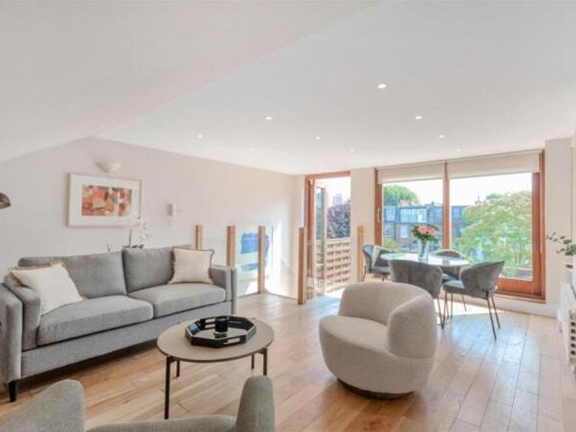 Maisonette for sale in Cat Hill
