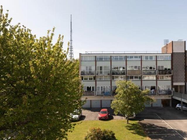 Maisonette for sale in Cat Hill